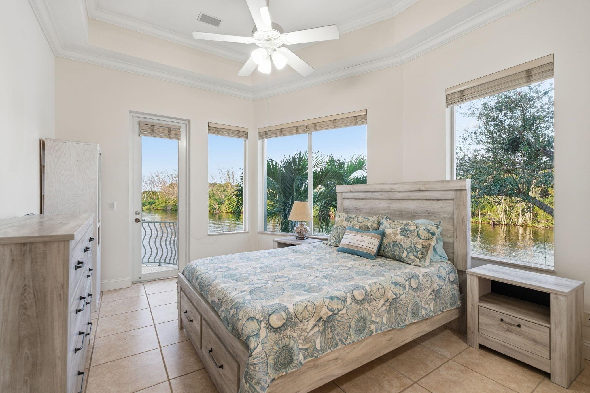 18499 SE Palm Island Lane