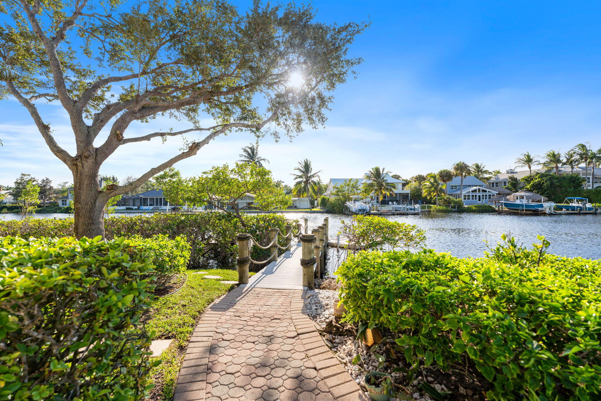 18499 SE Palm Island Lane