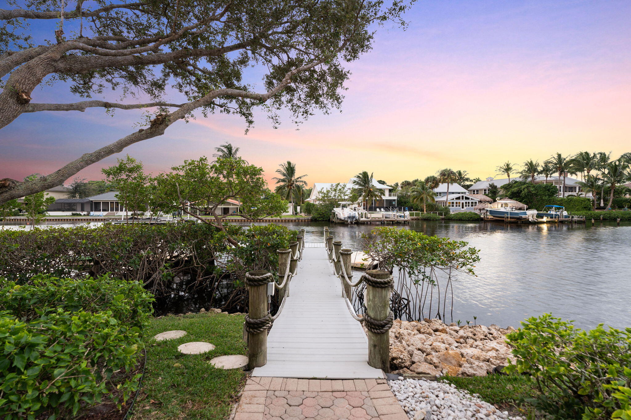 18499 SE Palm Island Lane