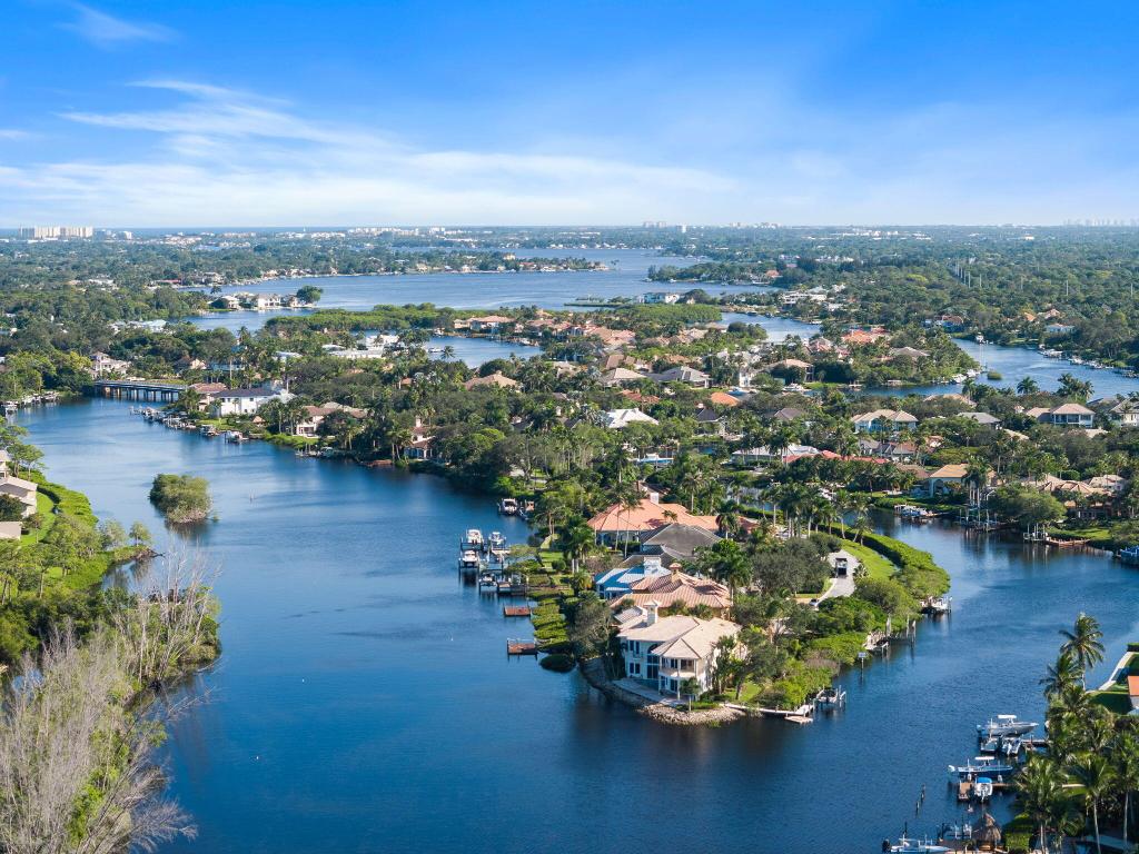 18499 SE Palm Island Lane