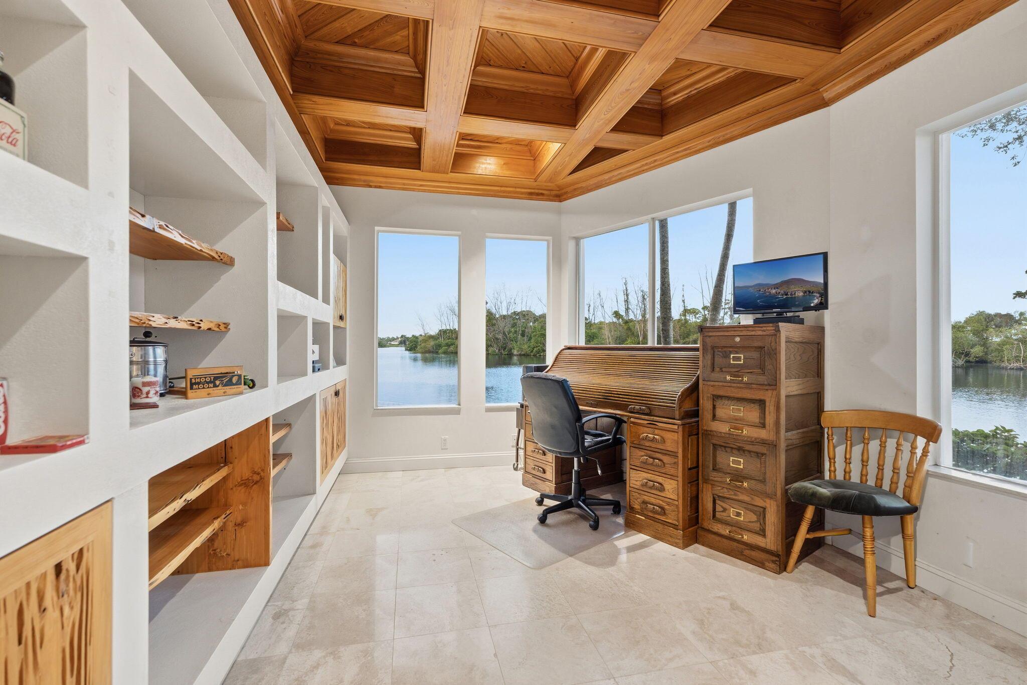 18499 SE Palm Island Lane