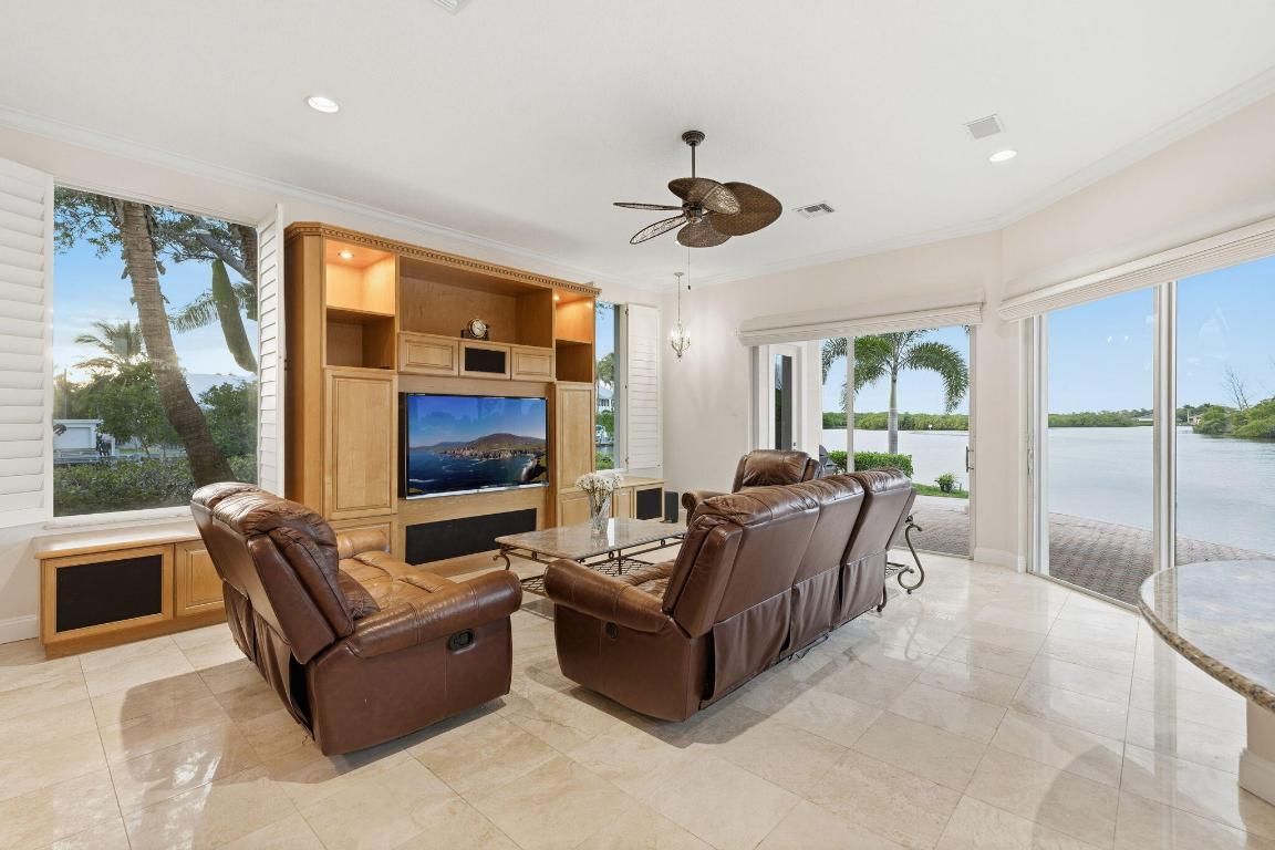 18499 SE Palm Island Lane