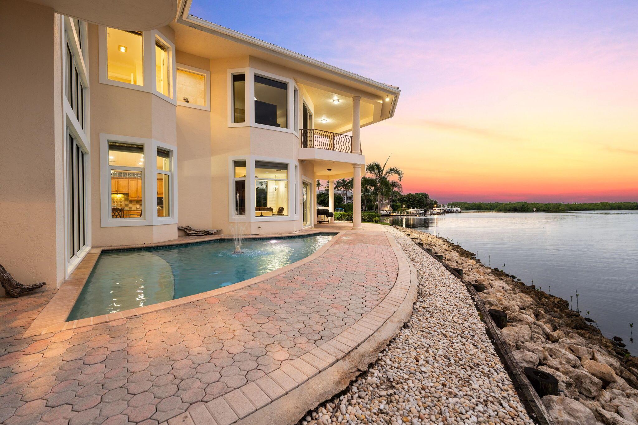 18499 SE Palm Island Lane