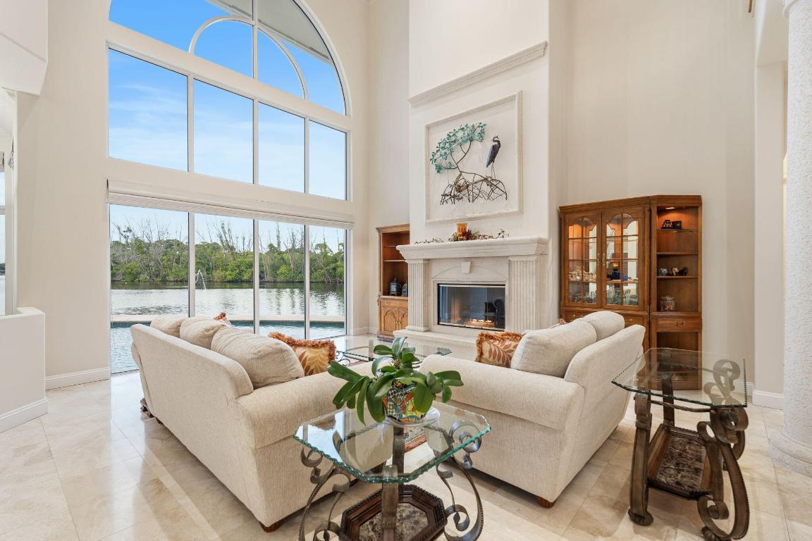 18499 SE Palm Island Lane