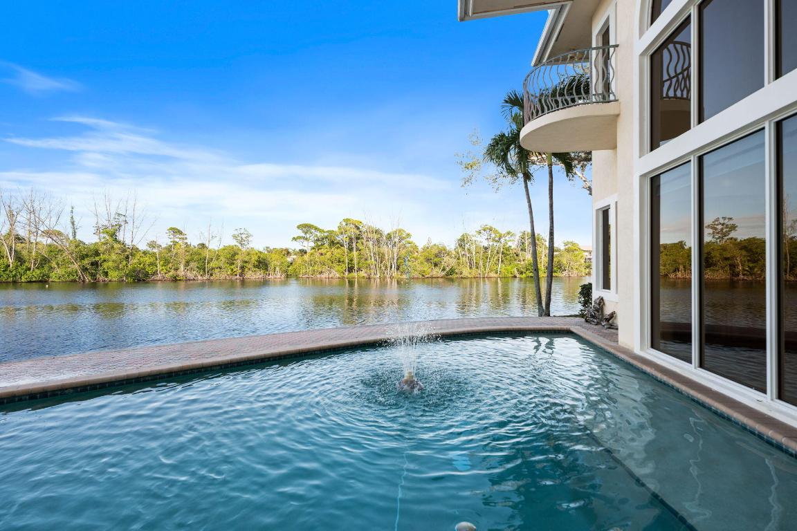 18499 SE Palm Island Lane