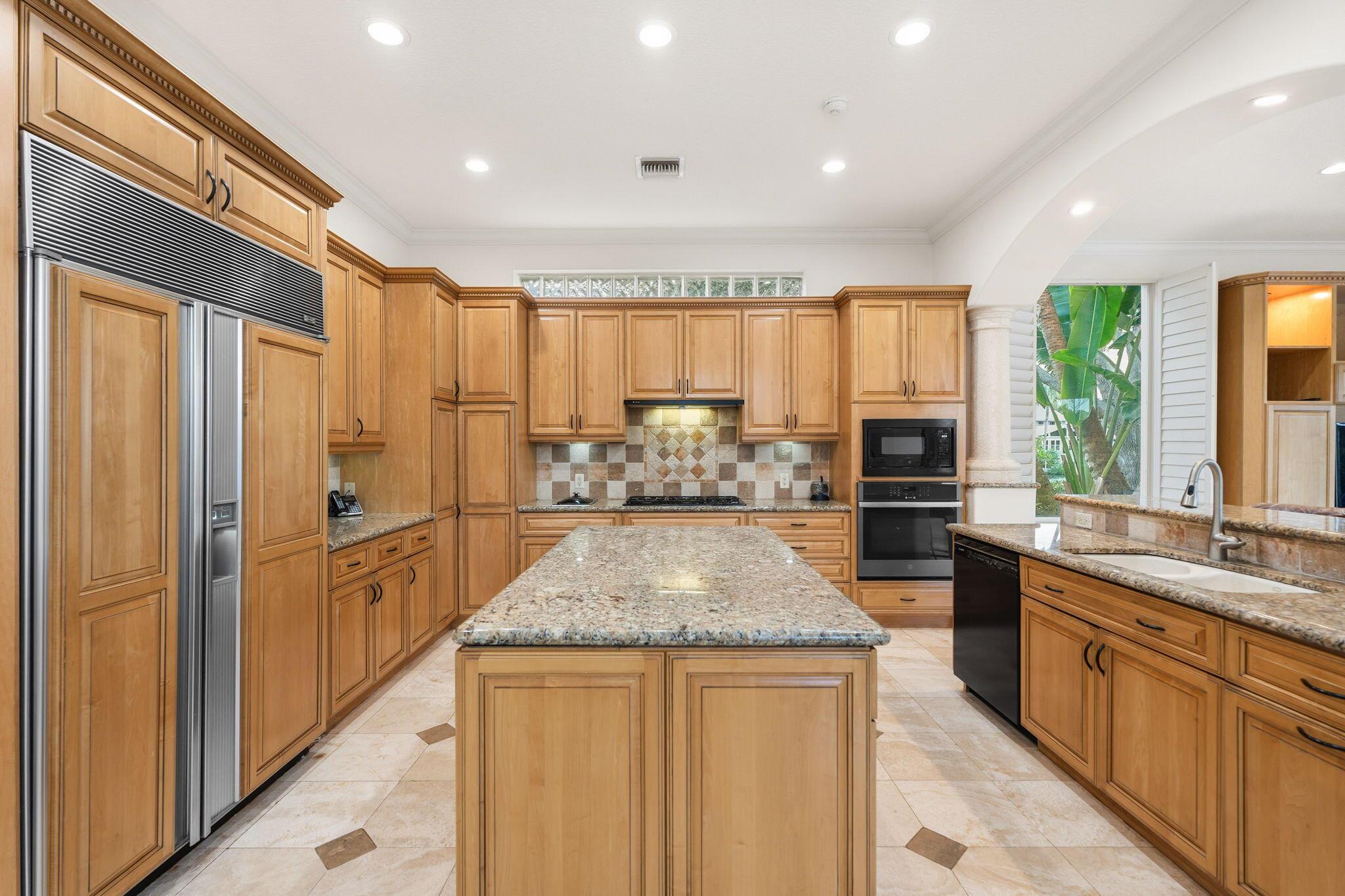 18499 SE Palm Island Lane