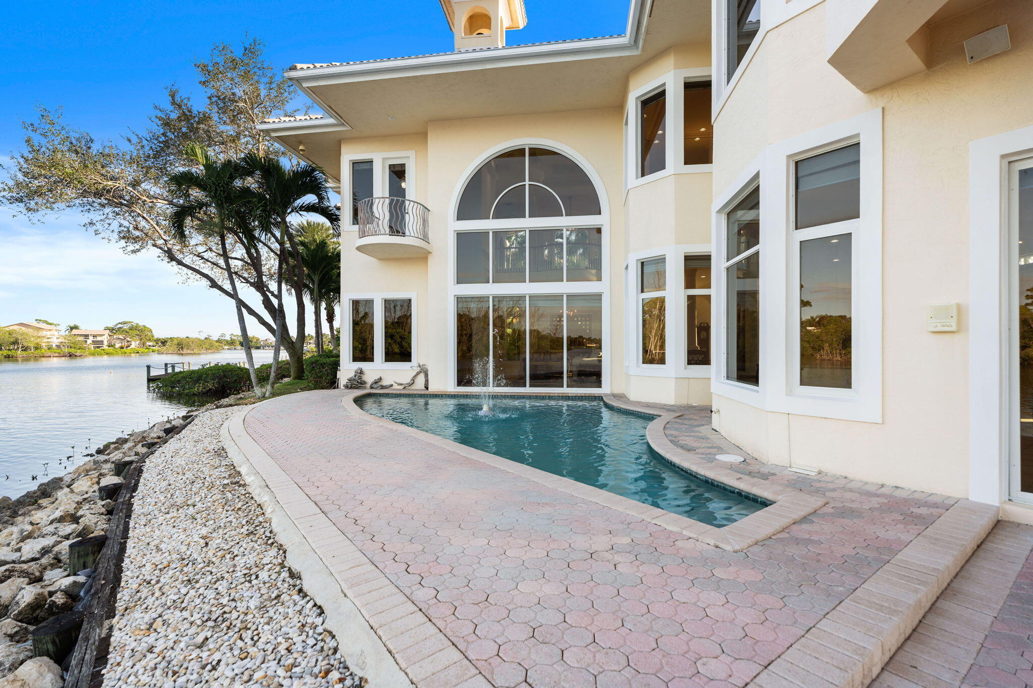 18499 SE Palm Island Lane