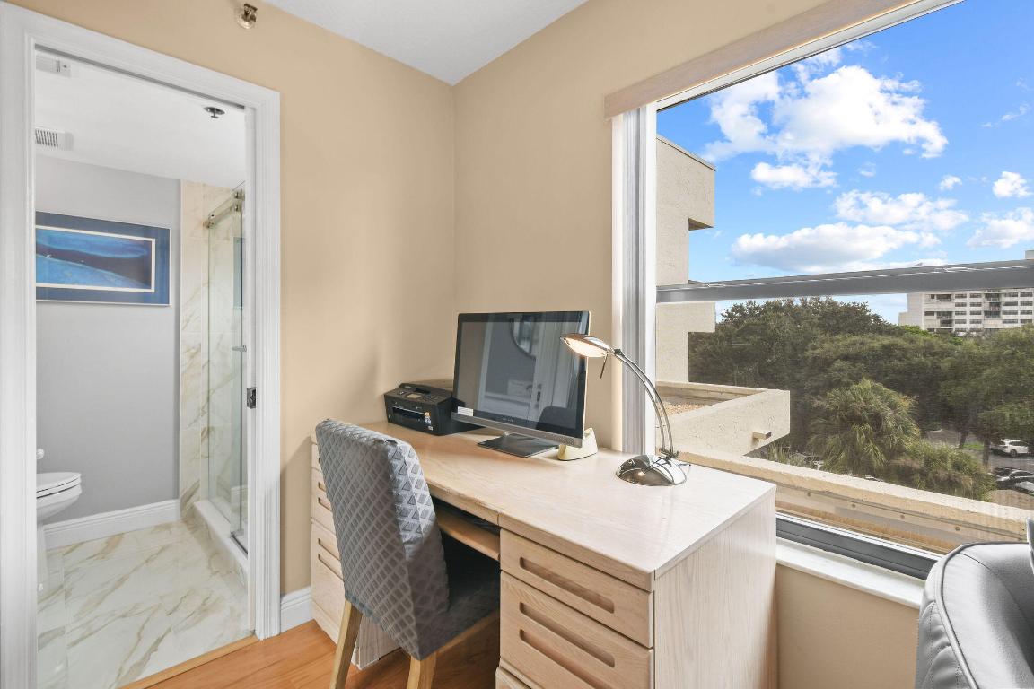 364 Golfview Road 506