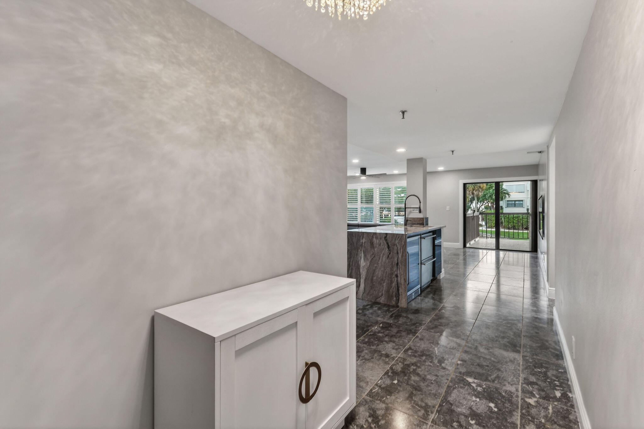 372 Golfview Road 201