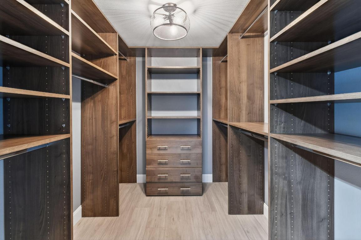 372 Golfview Road 201