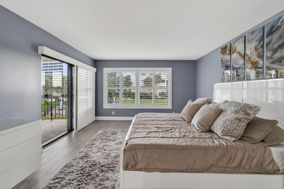 372 Golfview Road 201