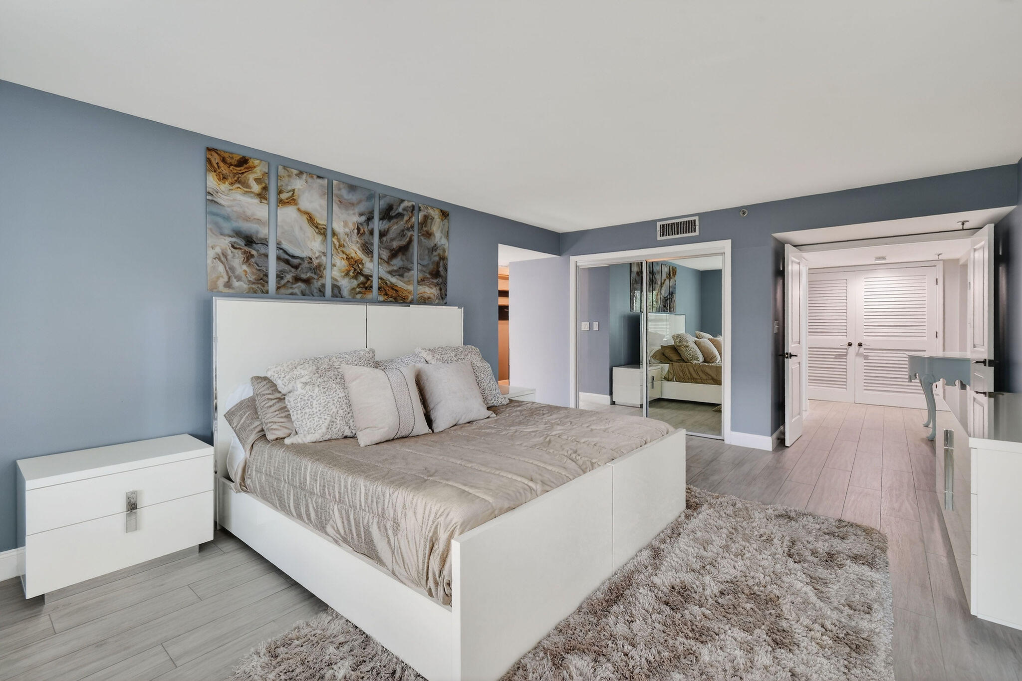 372 Golfview Road 201