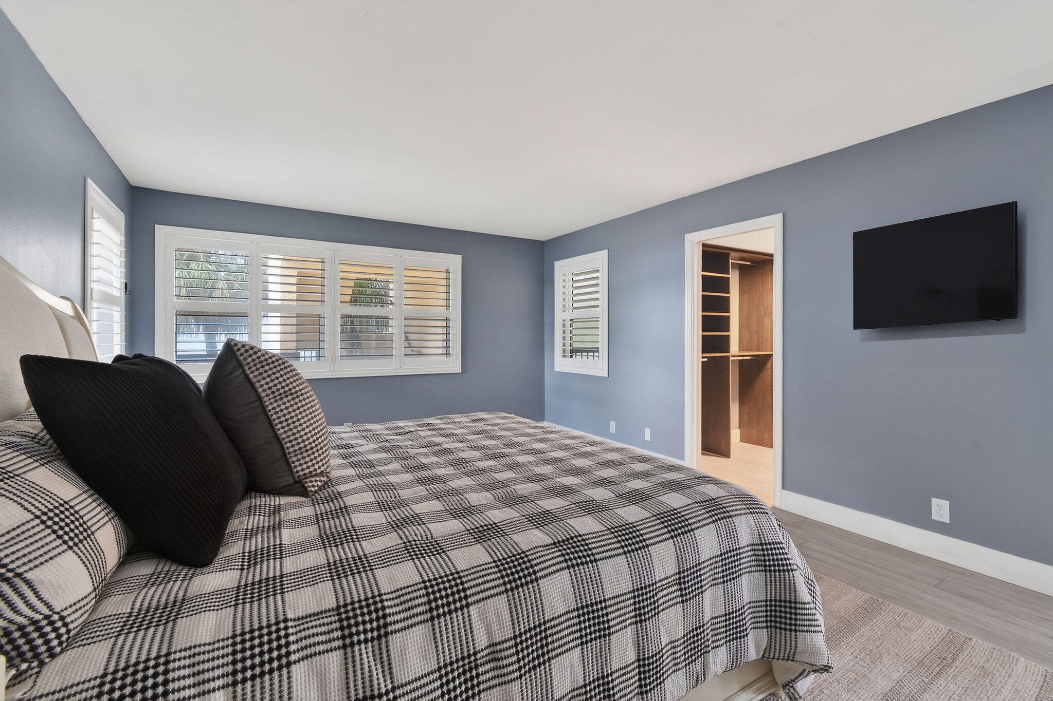 372 Golfview Road 201