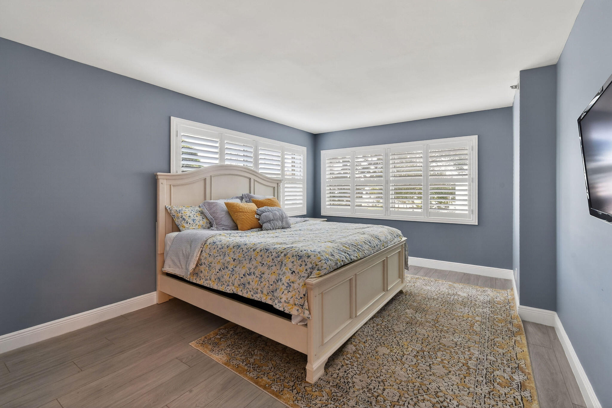 372 Golfview Road 201