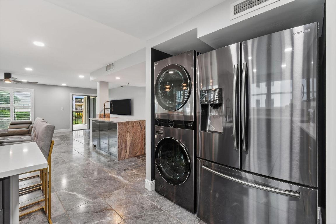 372 Golfview Road 201