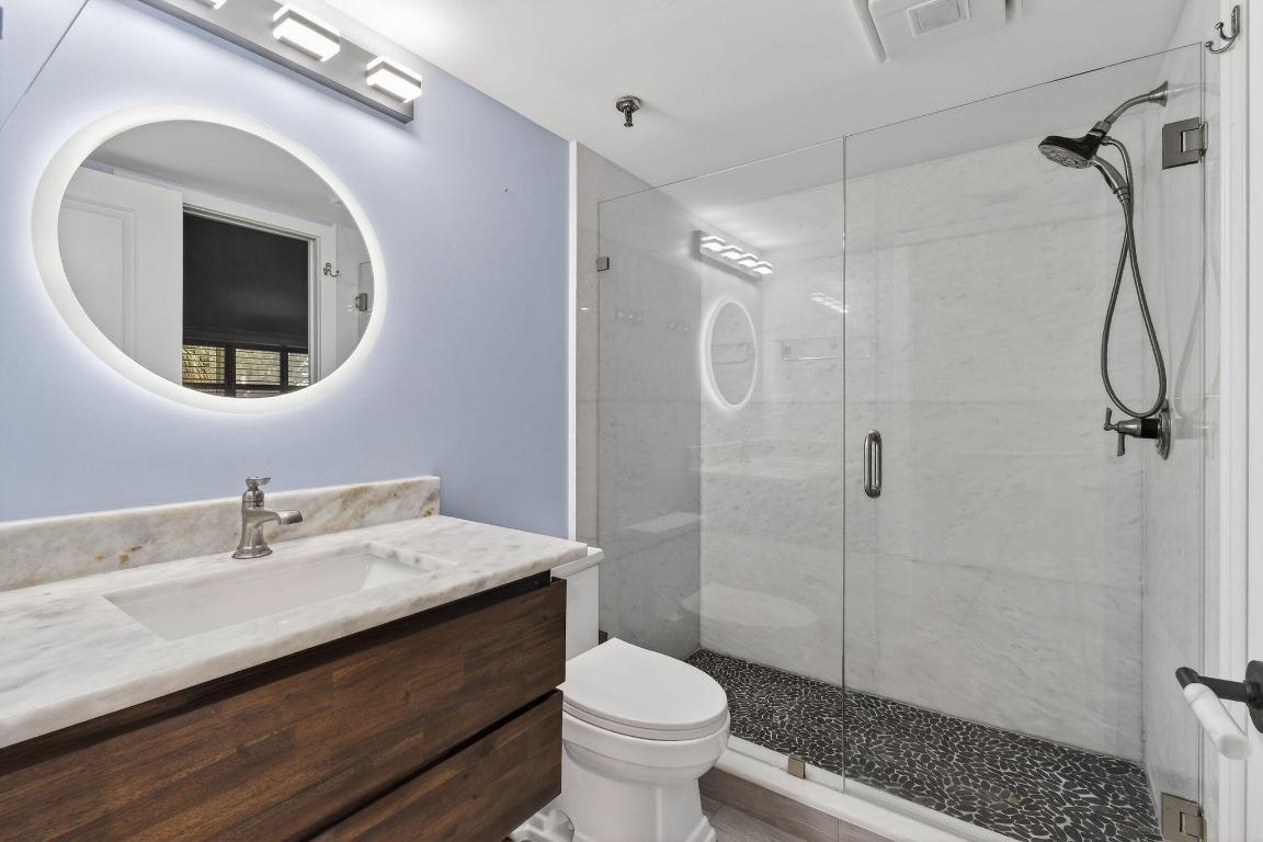 372 Golfview Road 201