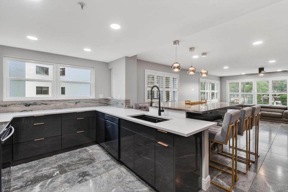 372 Golfview Road 201