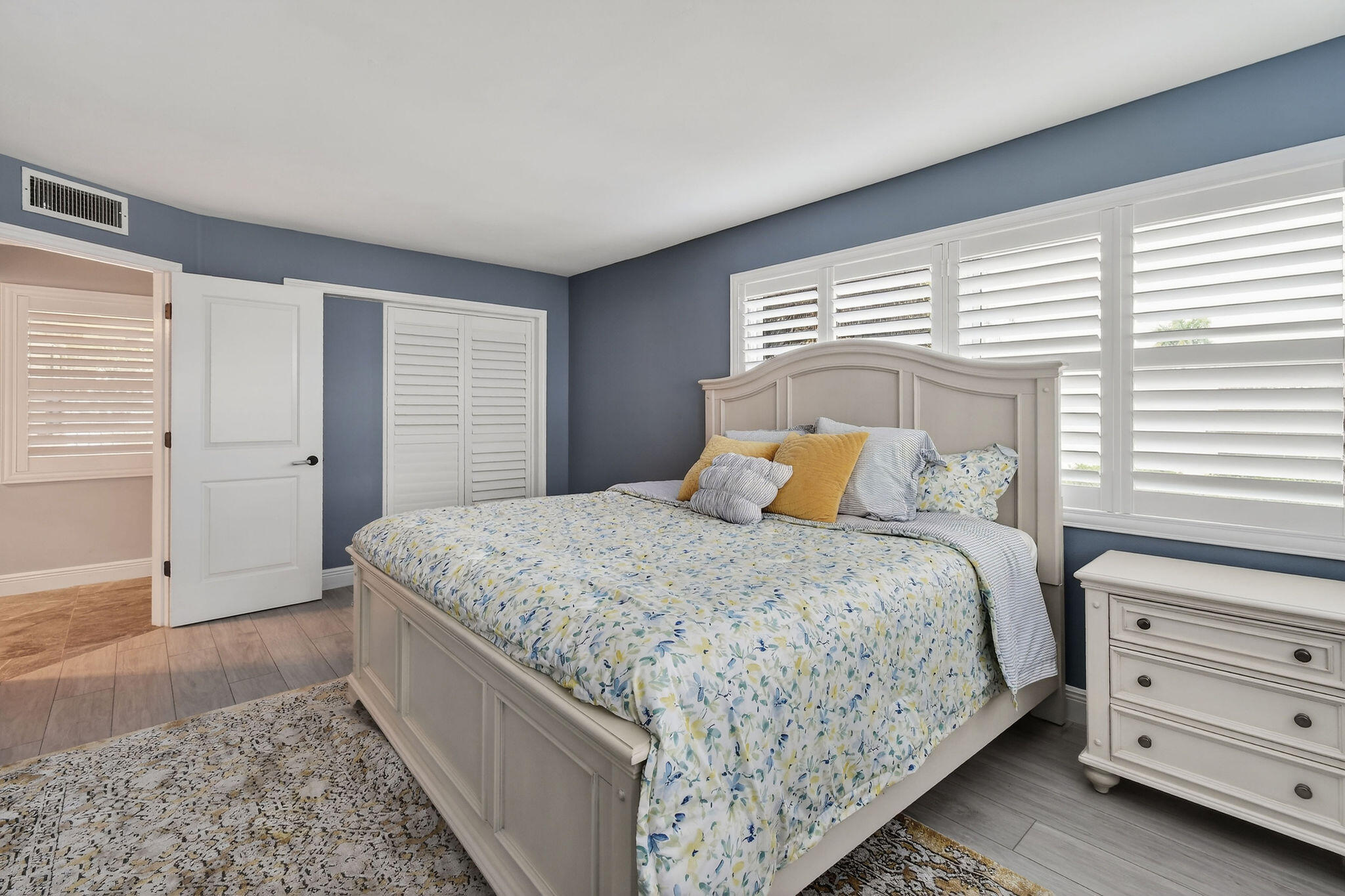 372 Golfview Road 201