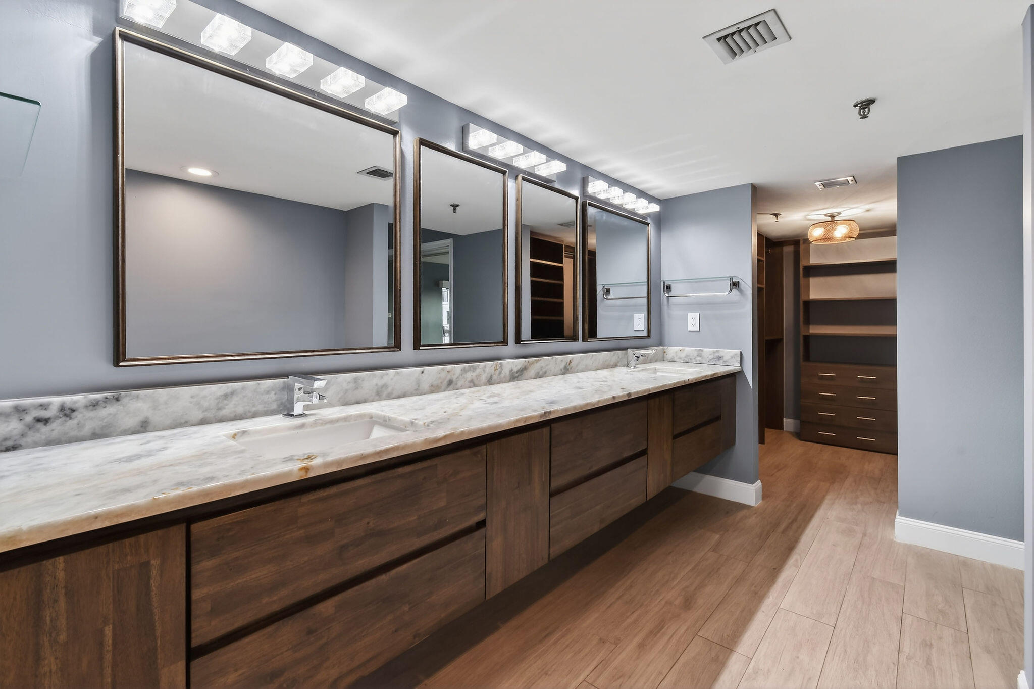 372 Golfview Road 201