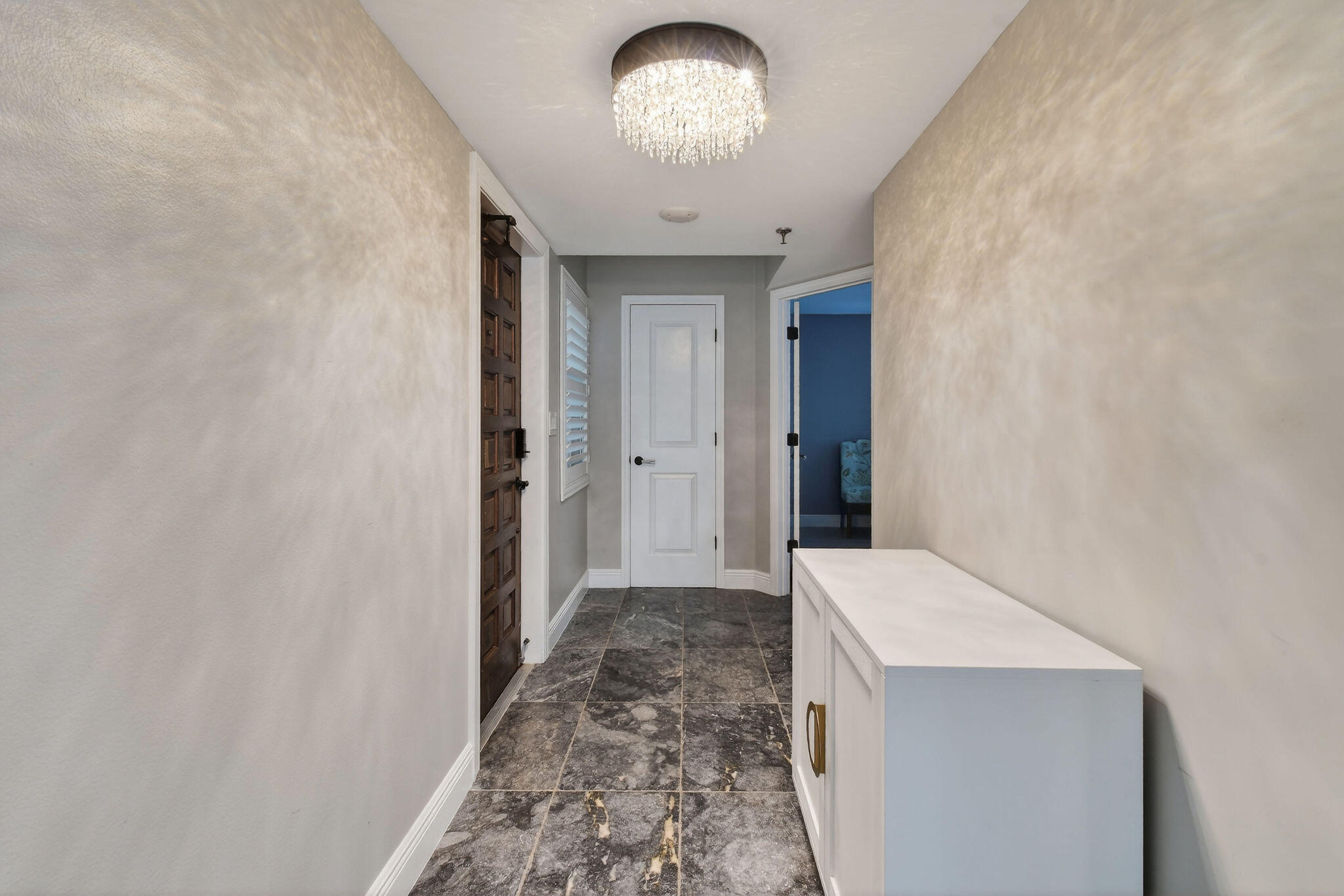 372 Golfview Road 201