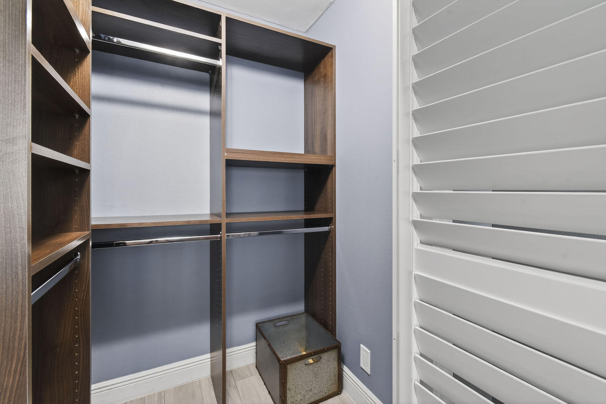 372 Golfview Road 201