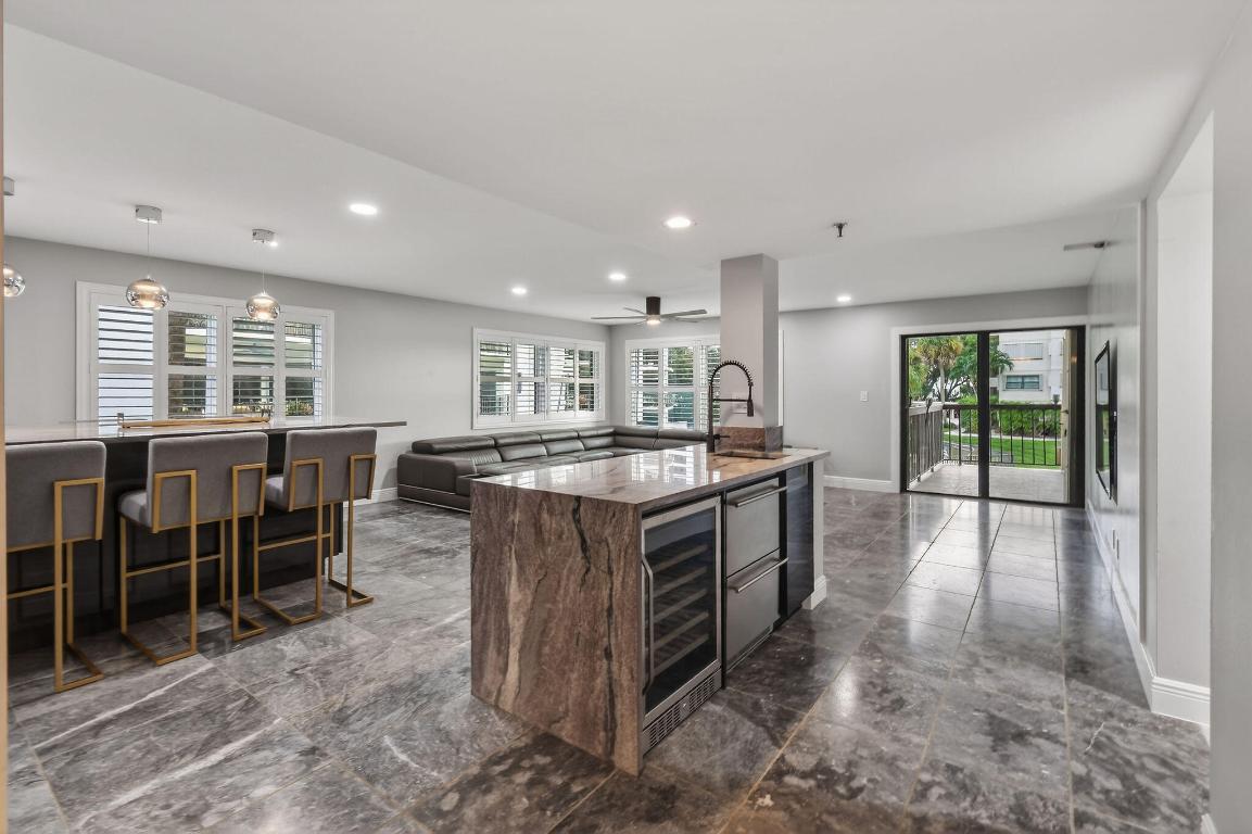 372 Golfview Road 201