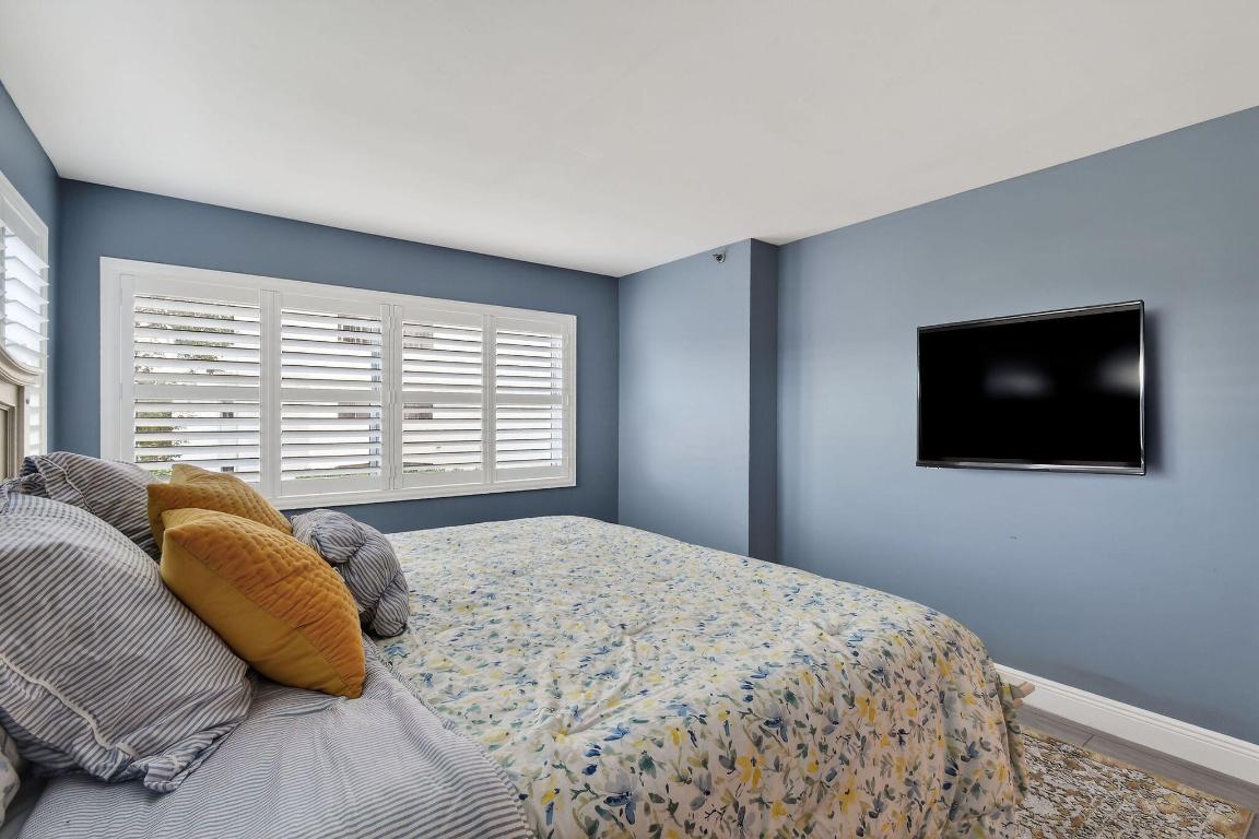 372 Golfview Road 201