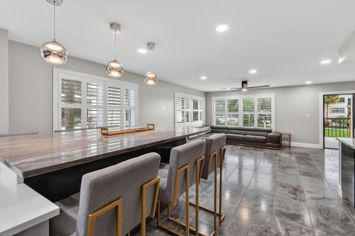 372 Golfview Road 201