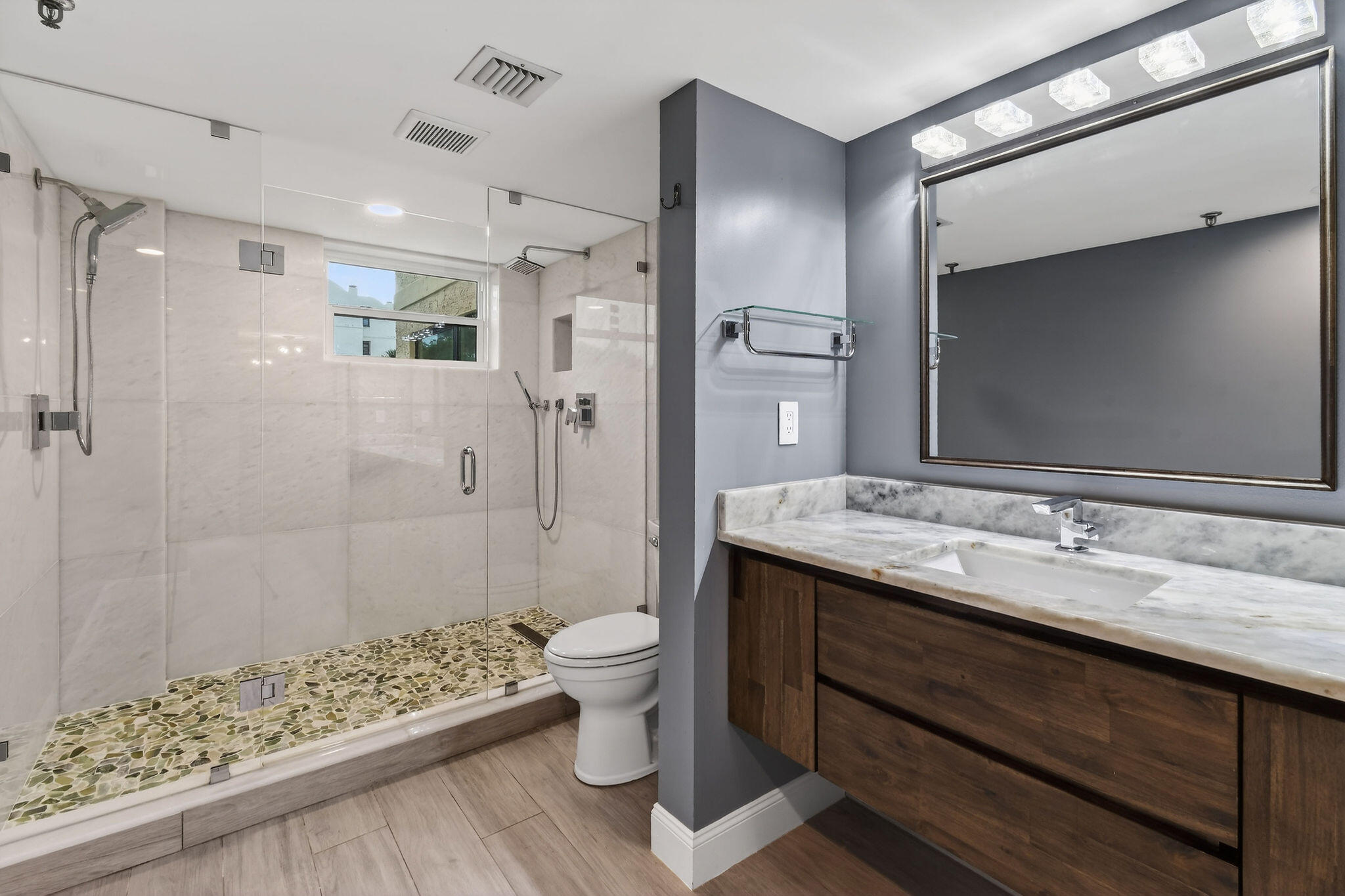 372 Golfview Road 201