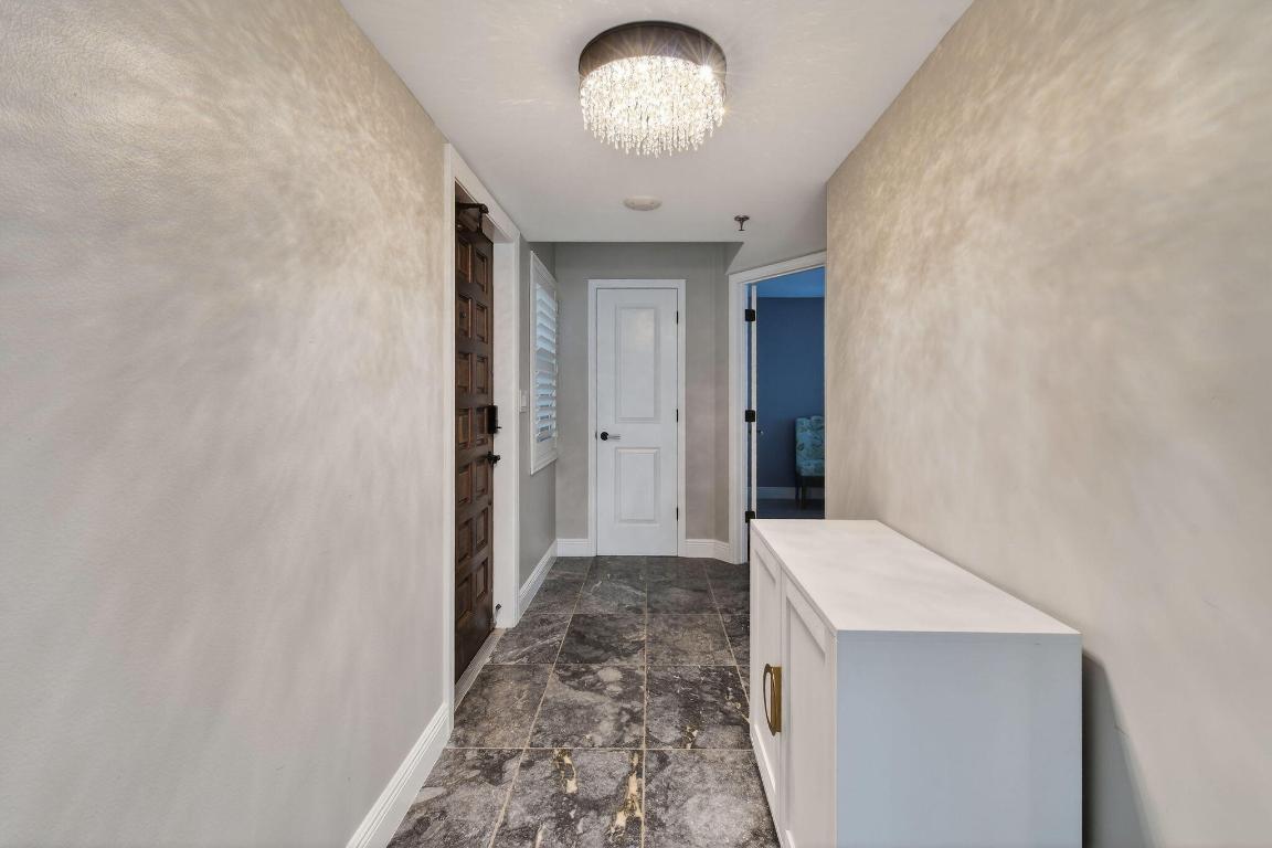 372 Golfview Road 201