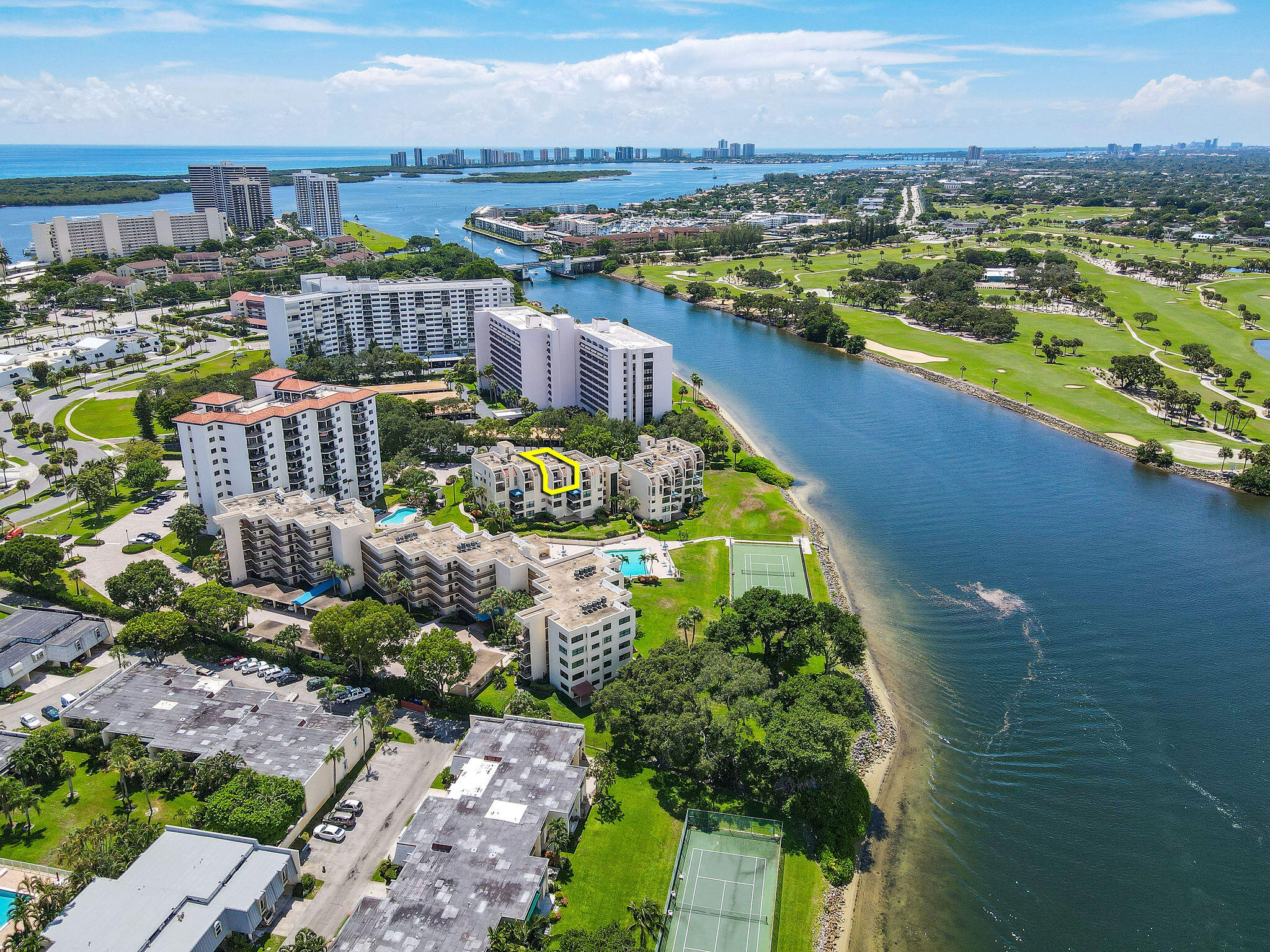 372 Golfview Road 201