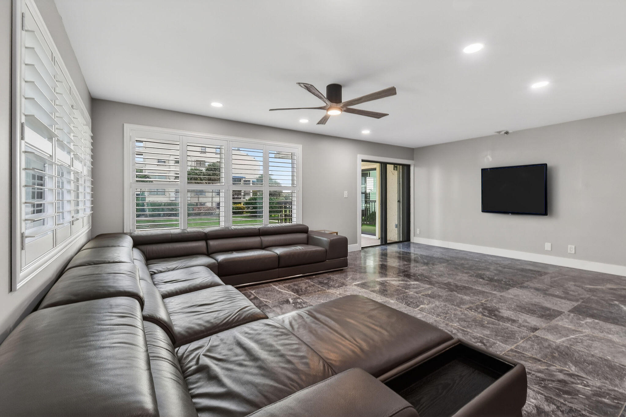372 Golfview Road 201
