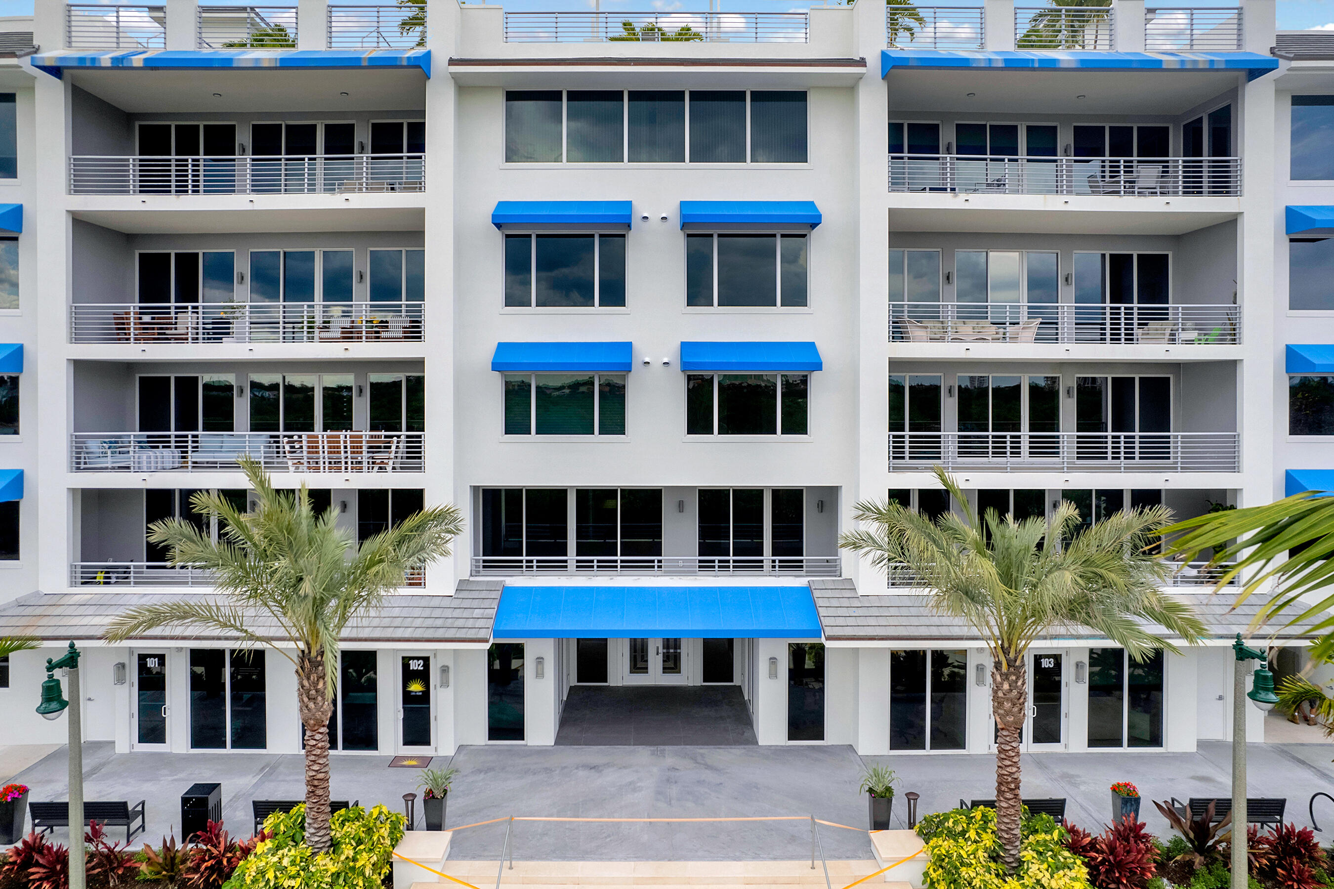 1 S Coastal Way 0205