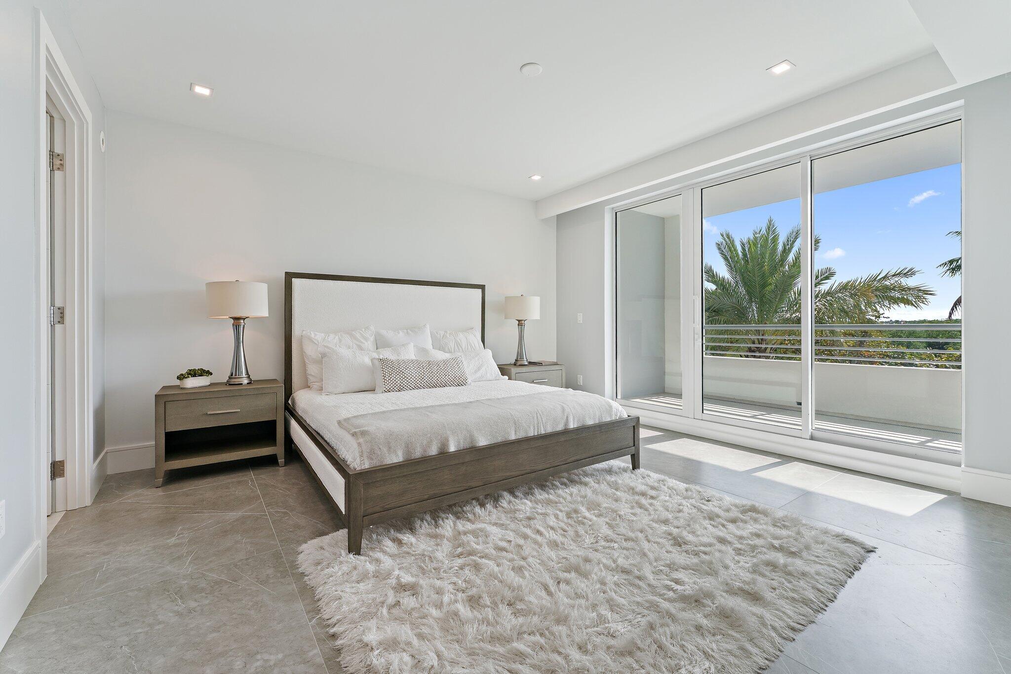 1 S Coastal Way 0205