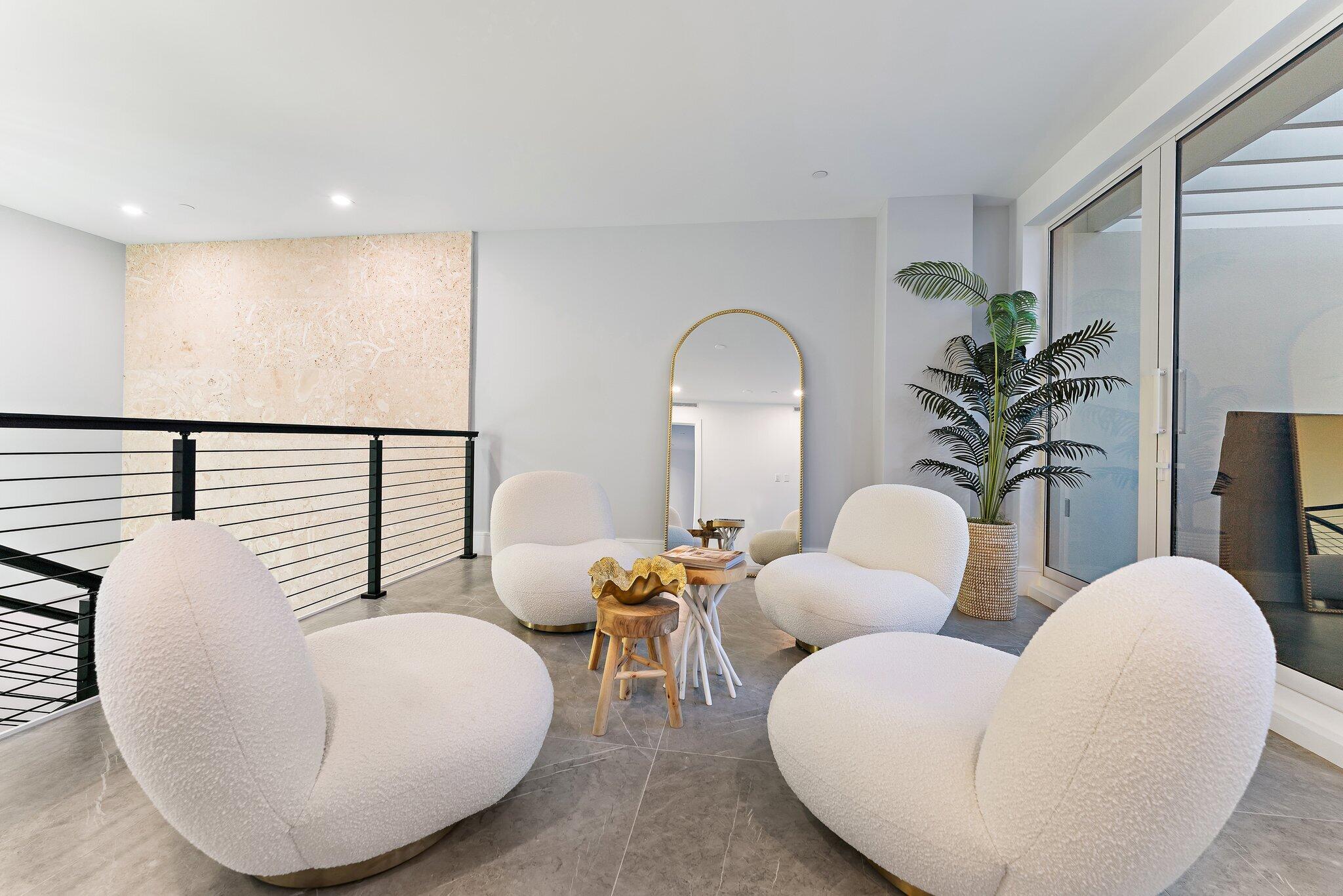 1 S Coastal Way 0205