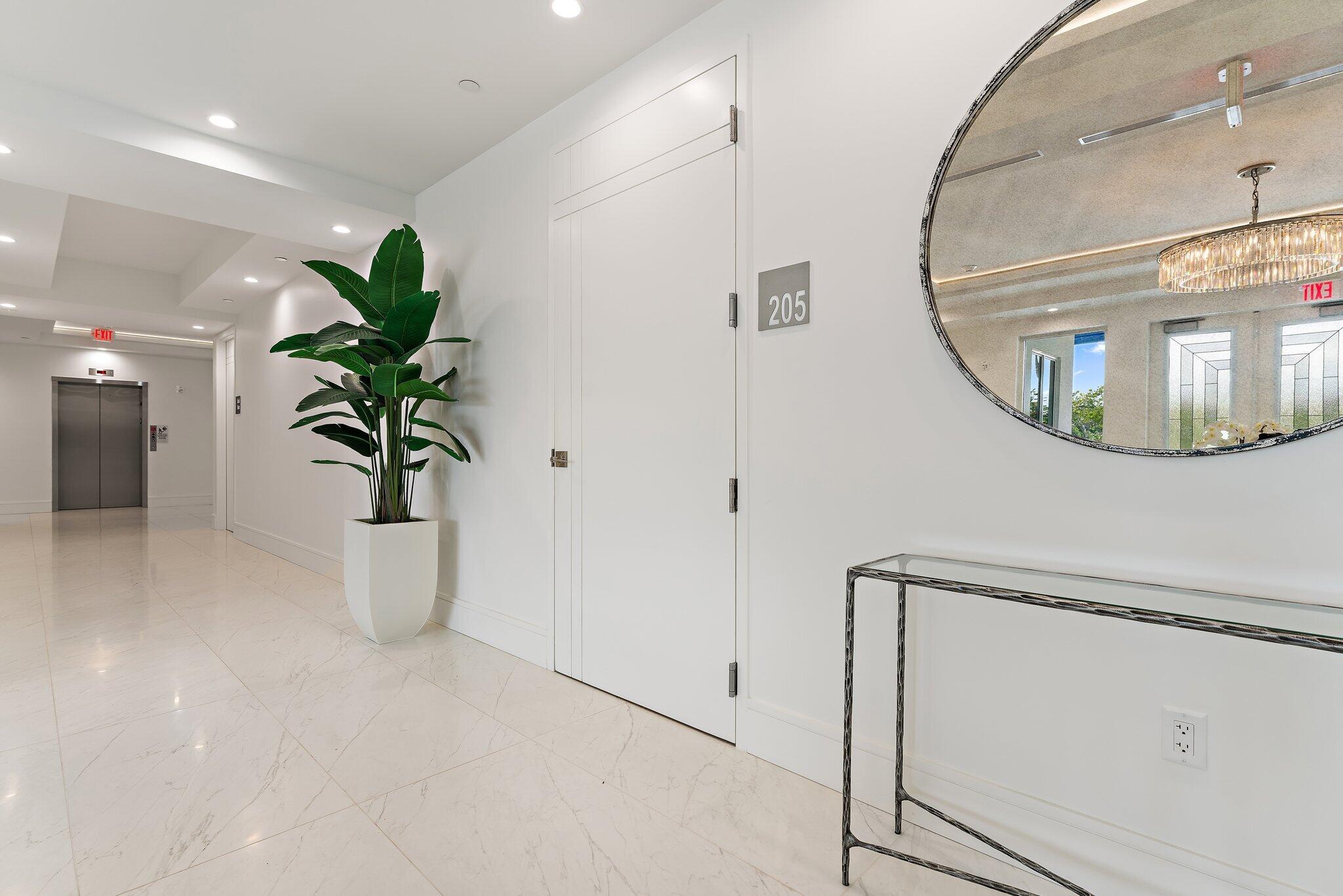 1 S Coastal Way 0205