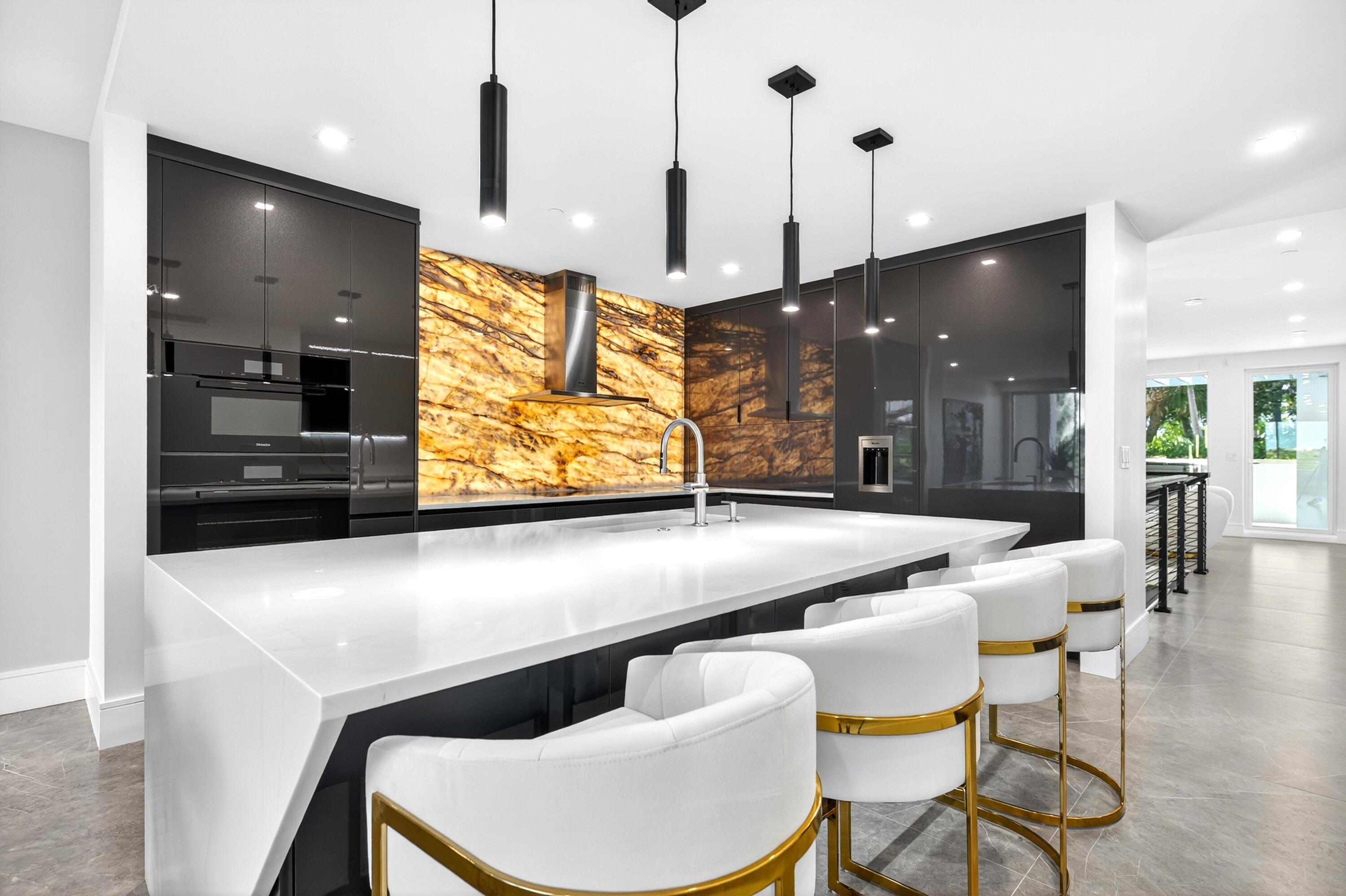 1 S Coastal Way 0205