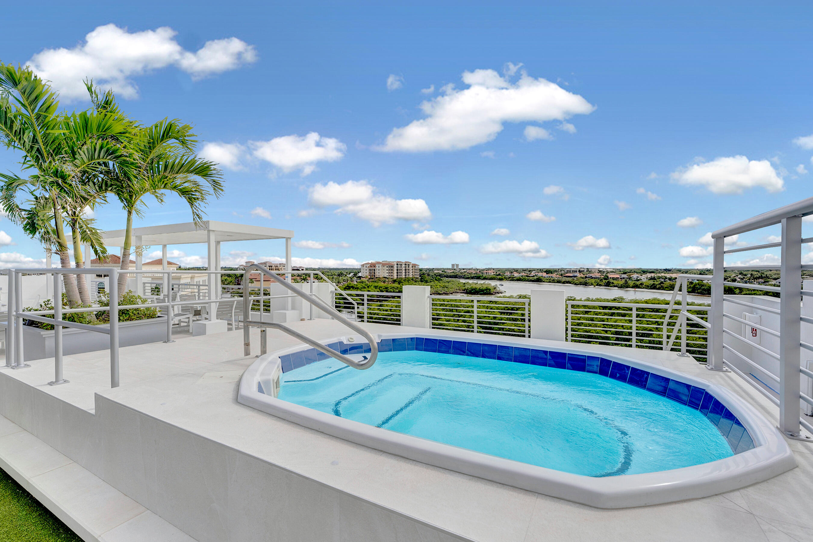 1 S Coastal Way 0205