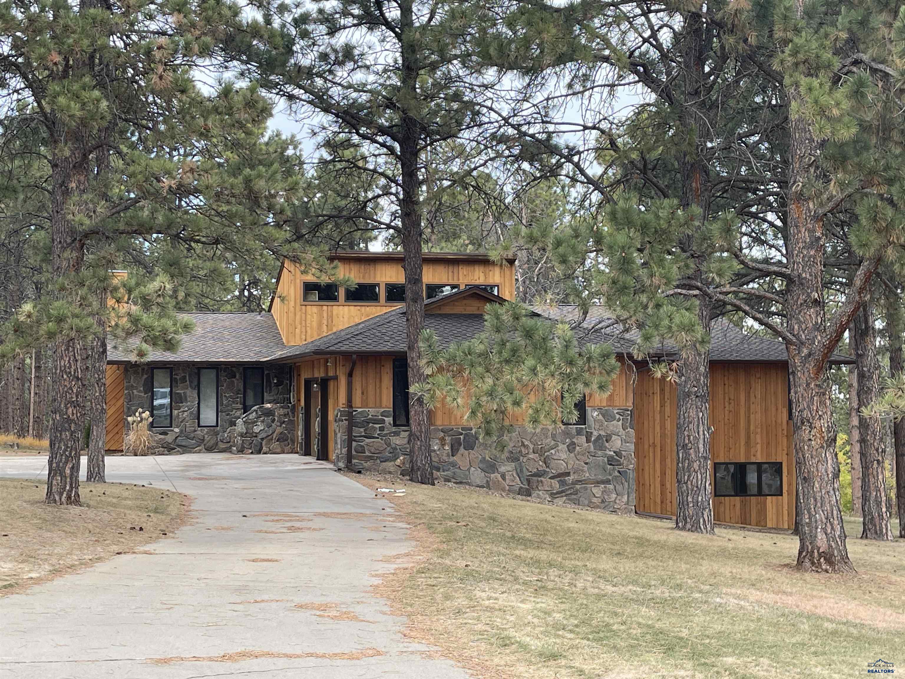 4040 CORRAL DR
