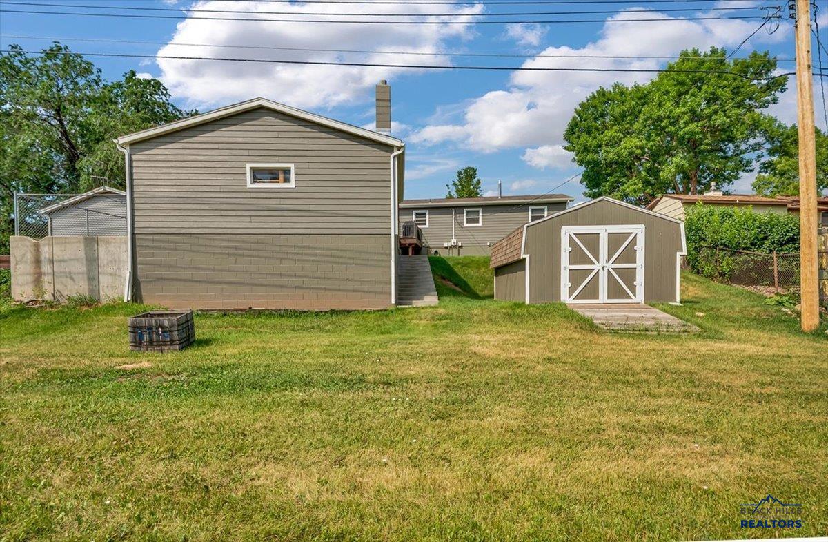 712 BELMONT DR