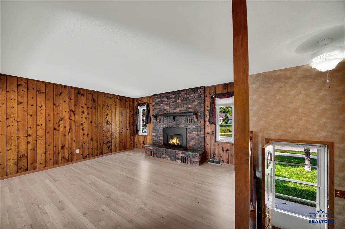 712 BELMONT DR