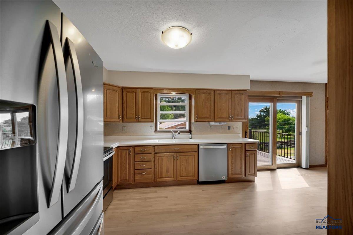 712 BELMONT DR