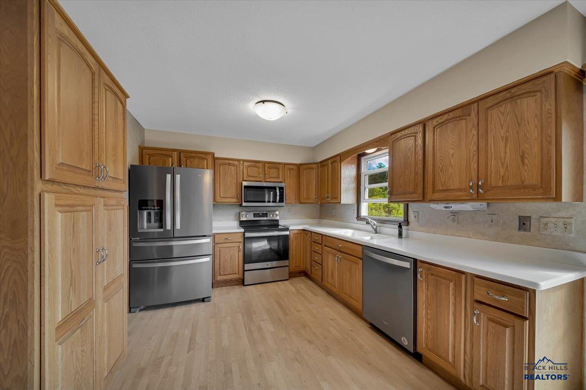 712 BELMONT DR