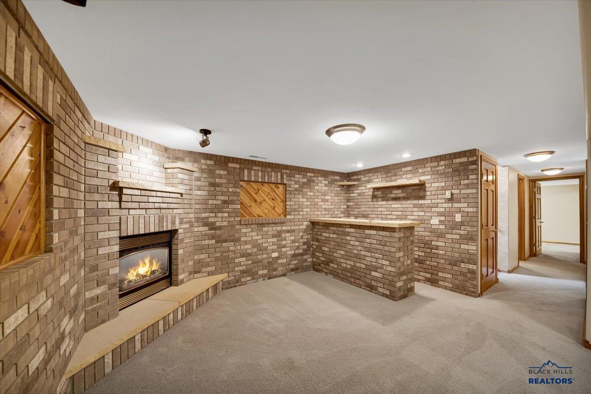 712 BELMONT DR