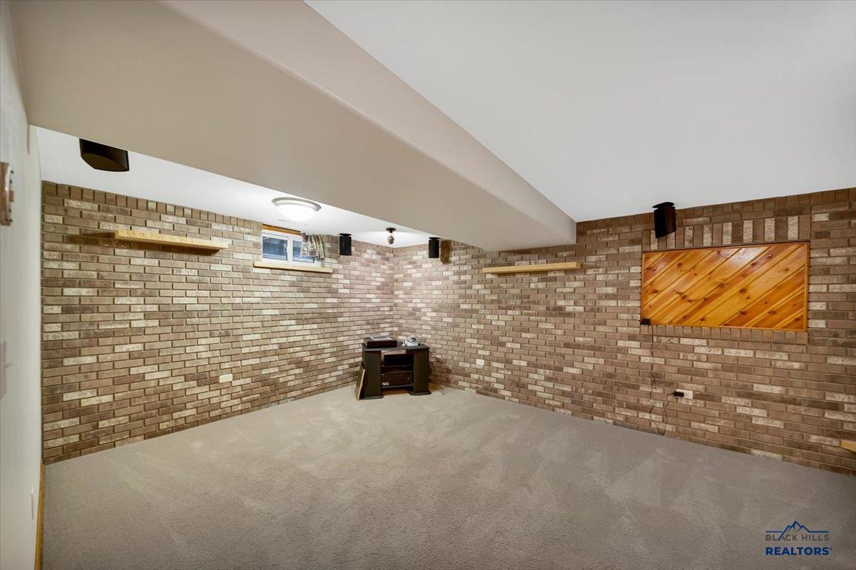 712 BELMONT DR
