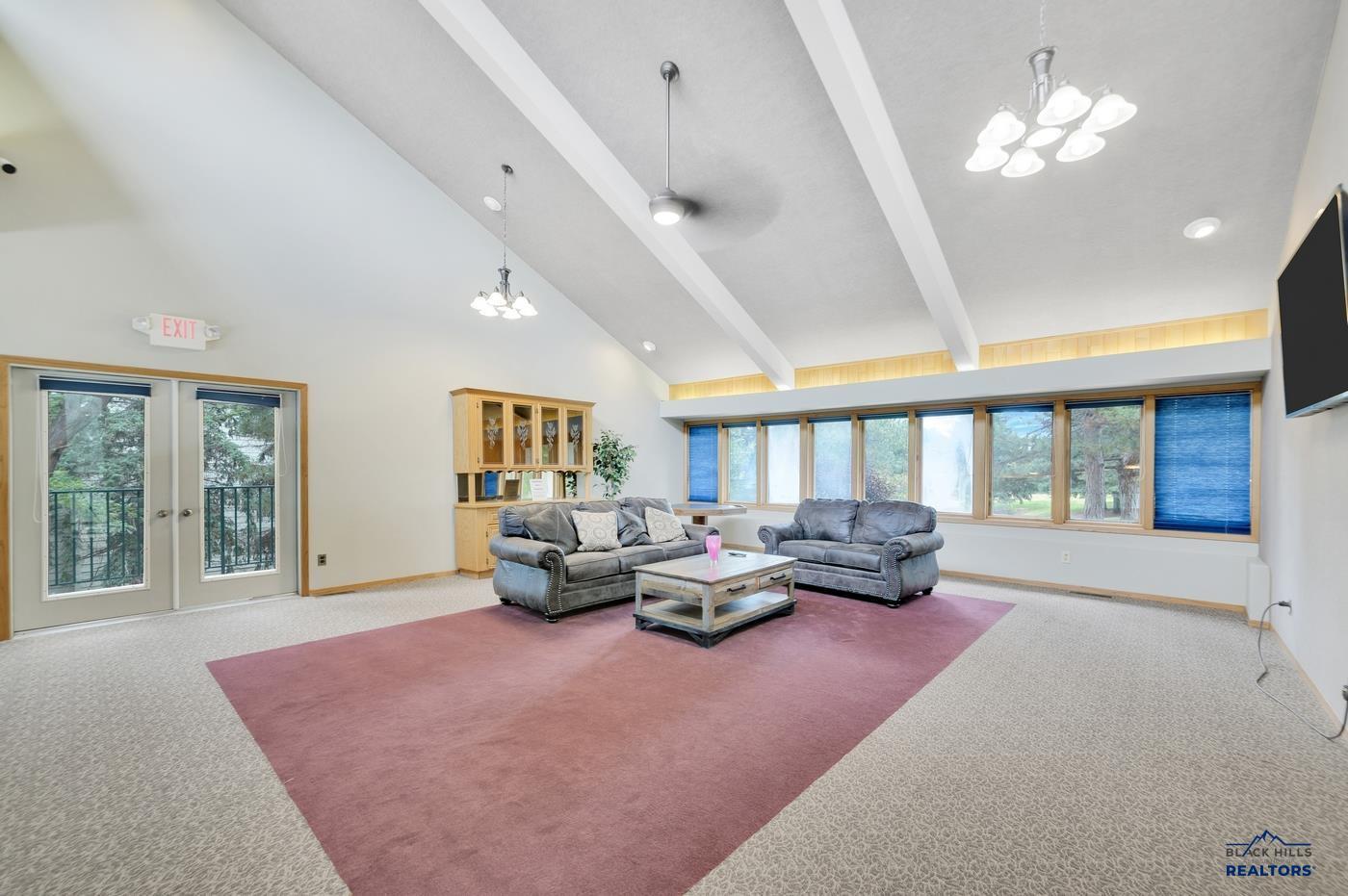 3953 FAIRWAY HILLS DR