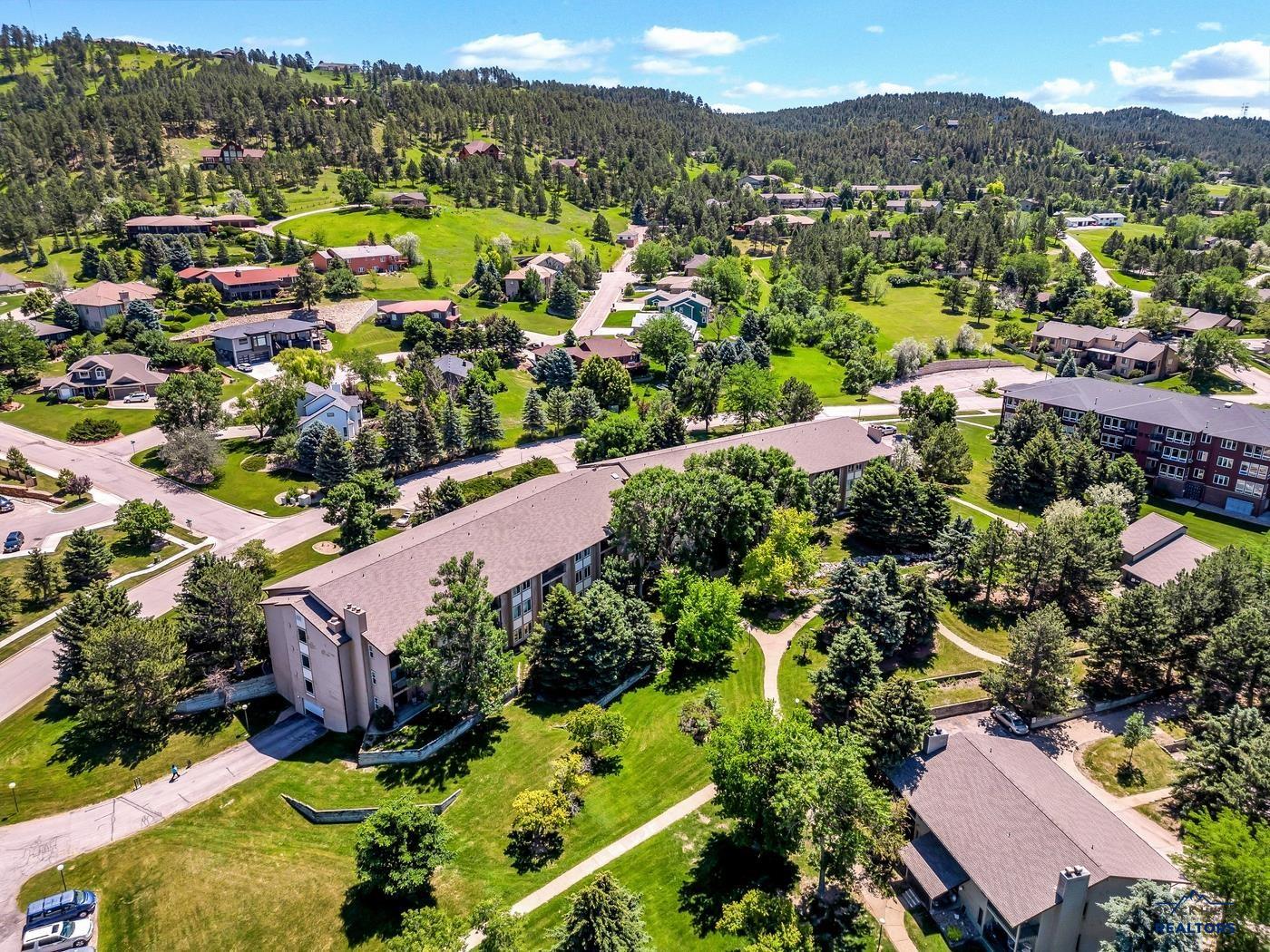 3953 FAIRWAY HILLS DR