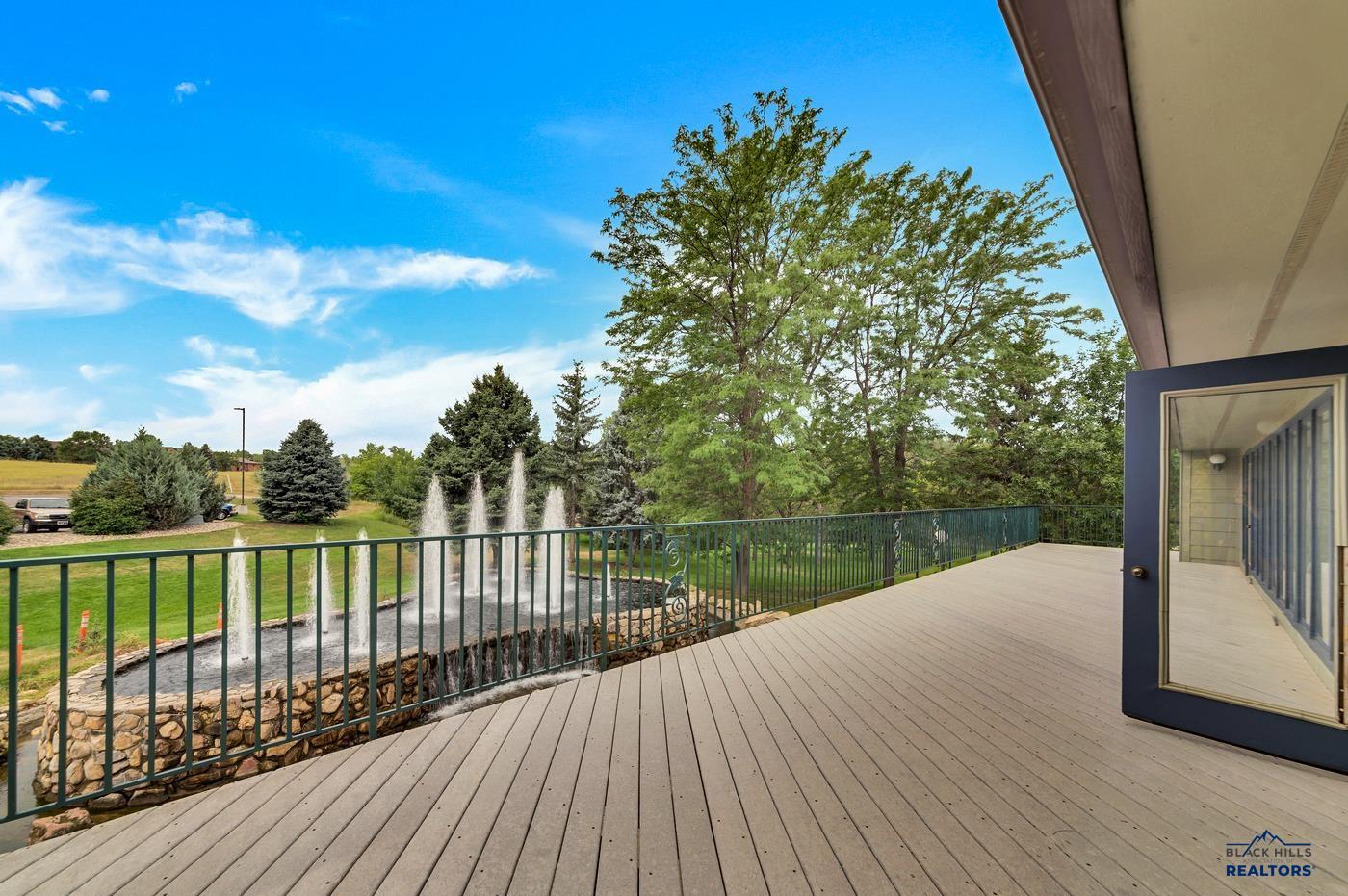 3953 FAIRWAY HILLS DR