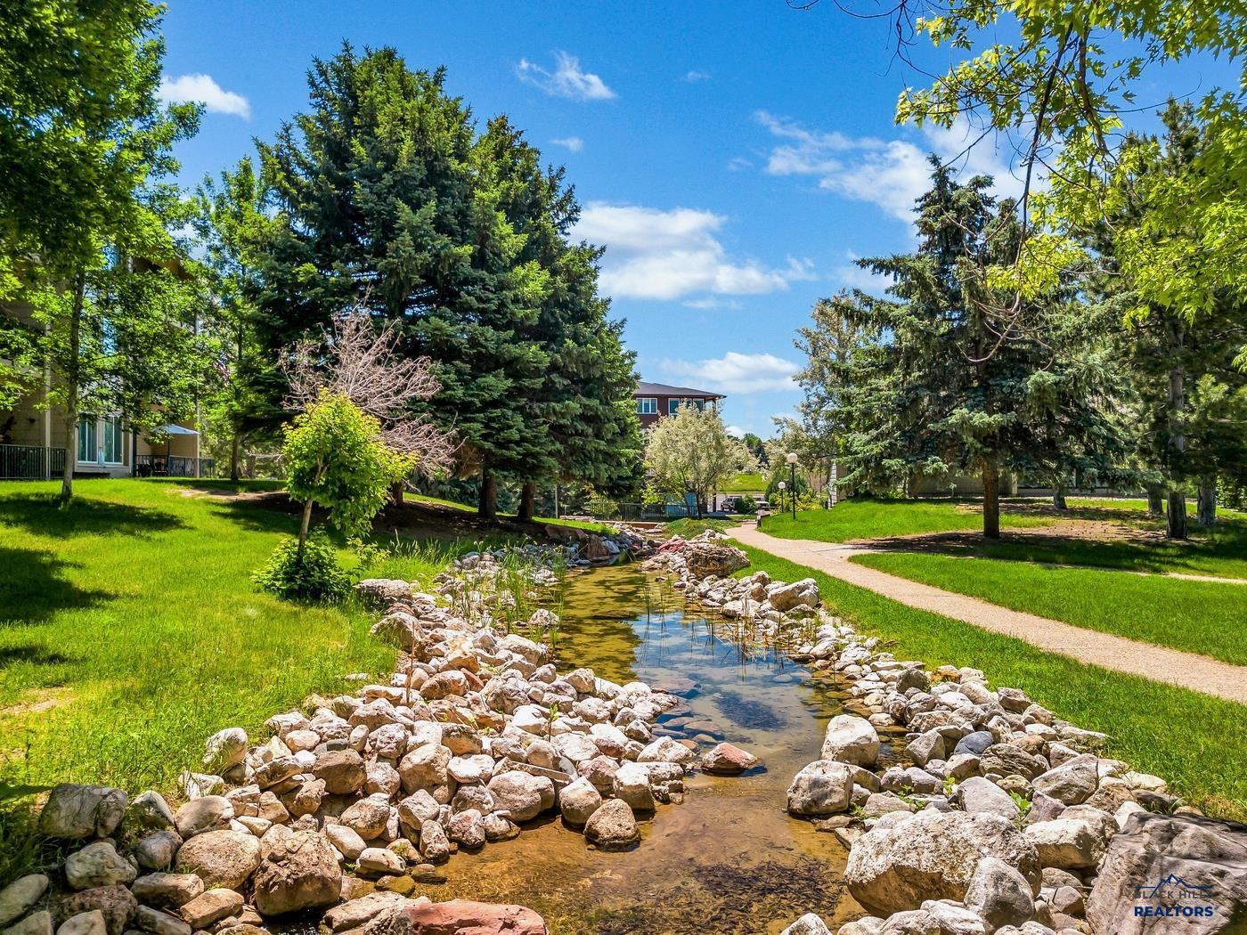 3953 FAIRWAY HILLS DR