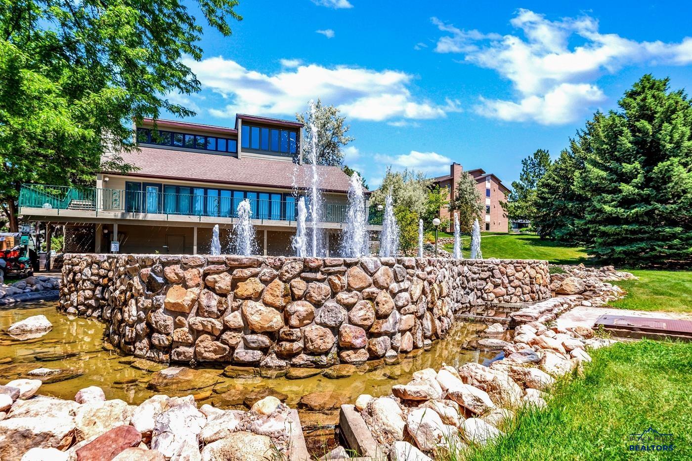 3953 FAIRWAY HILLS DR